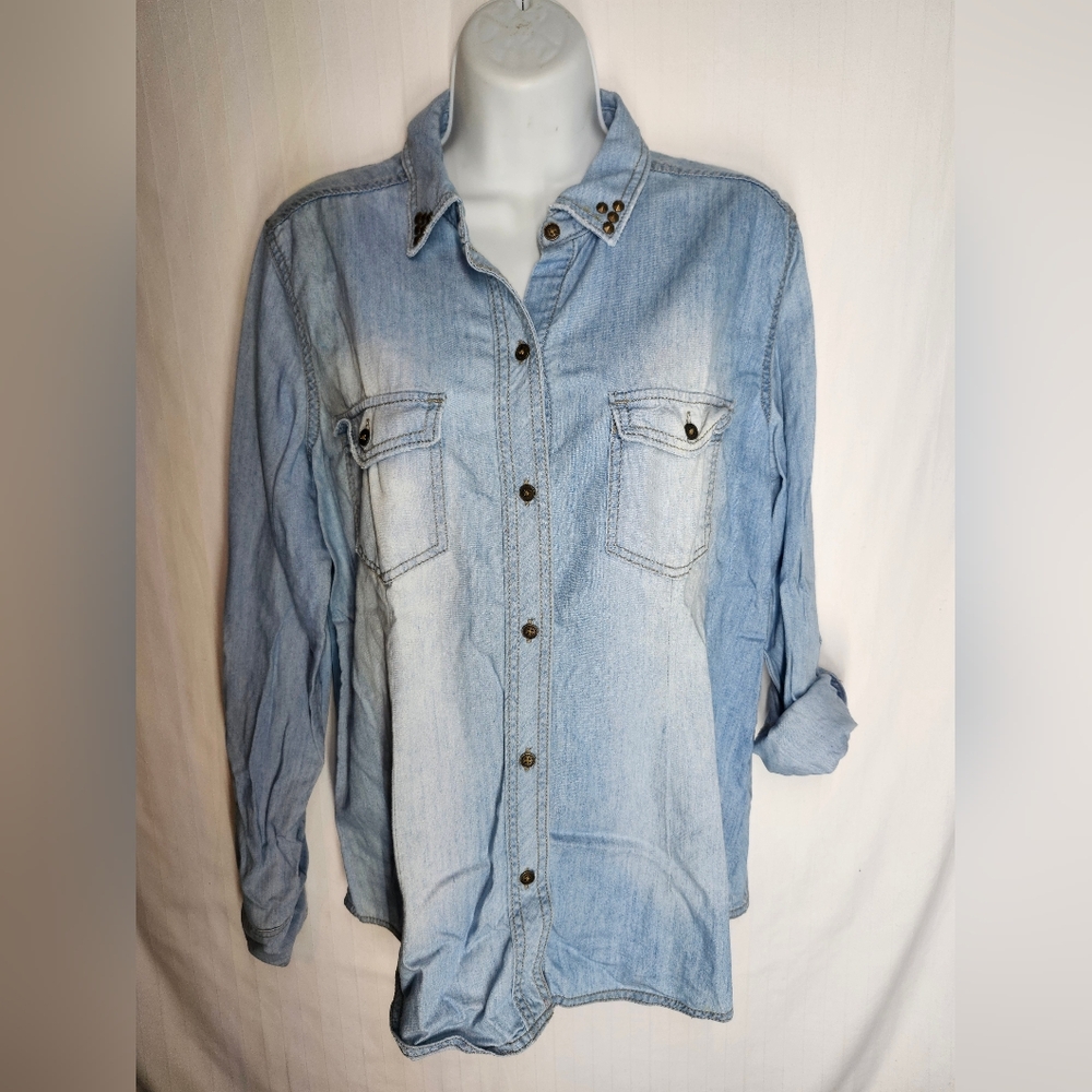 Rock & Republic Chambray Denim  with Studs Top Size Large Western cowgirl